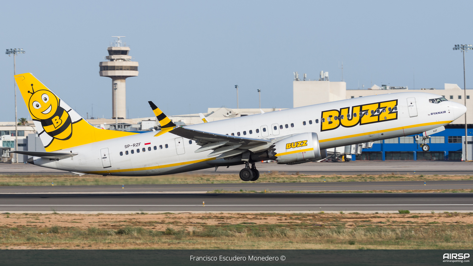 Buzz  Boeing 737 Max 8  SP-RZF