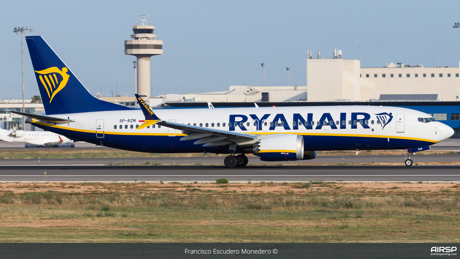 Ryanair  Boeing 737 Max 8  SP-RZM
