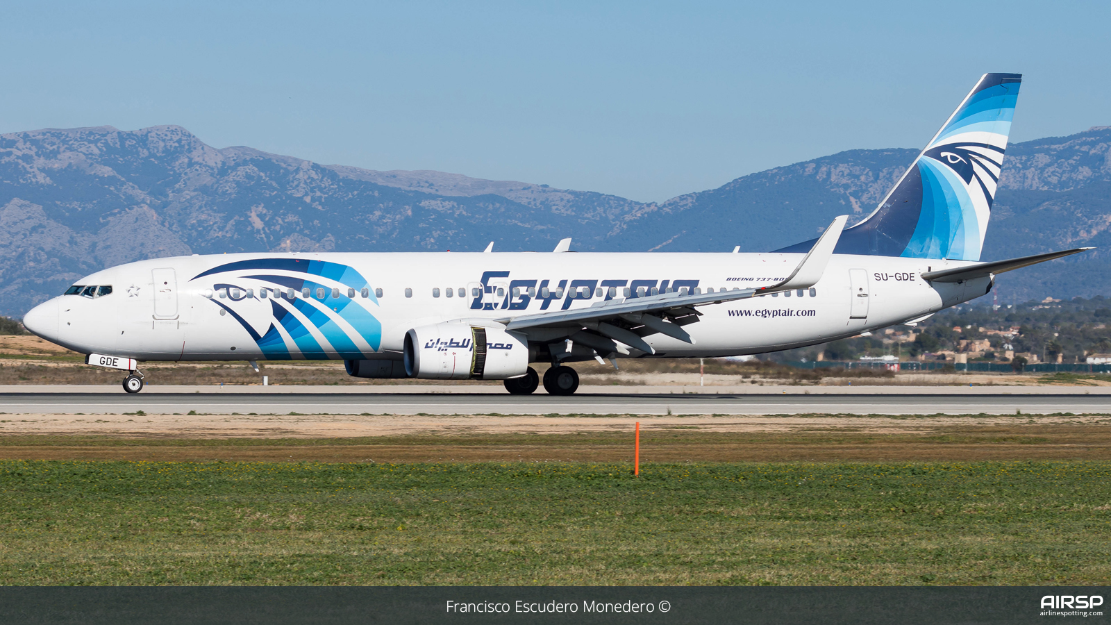 Egyptair  Boeing 737-800  SU-GDE
