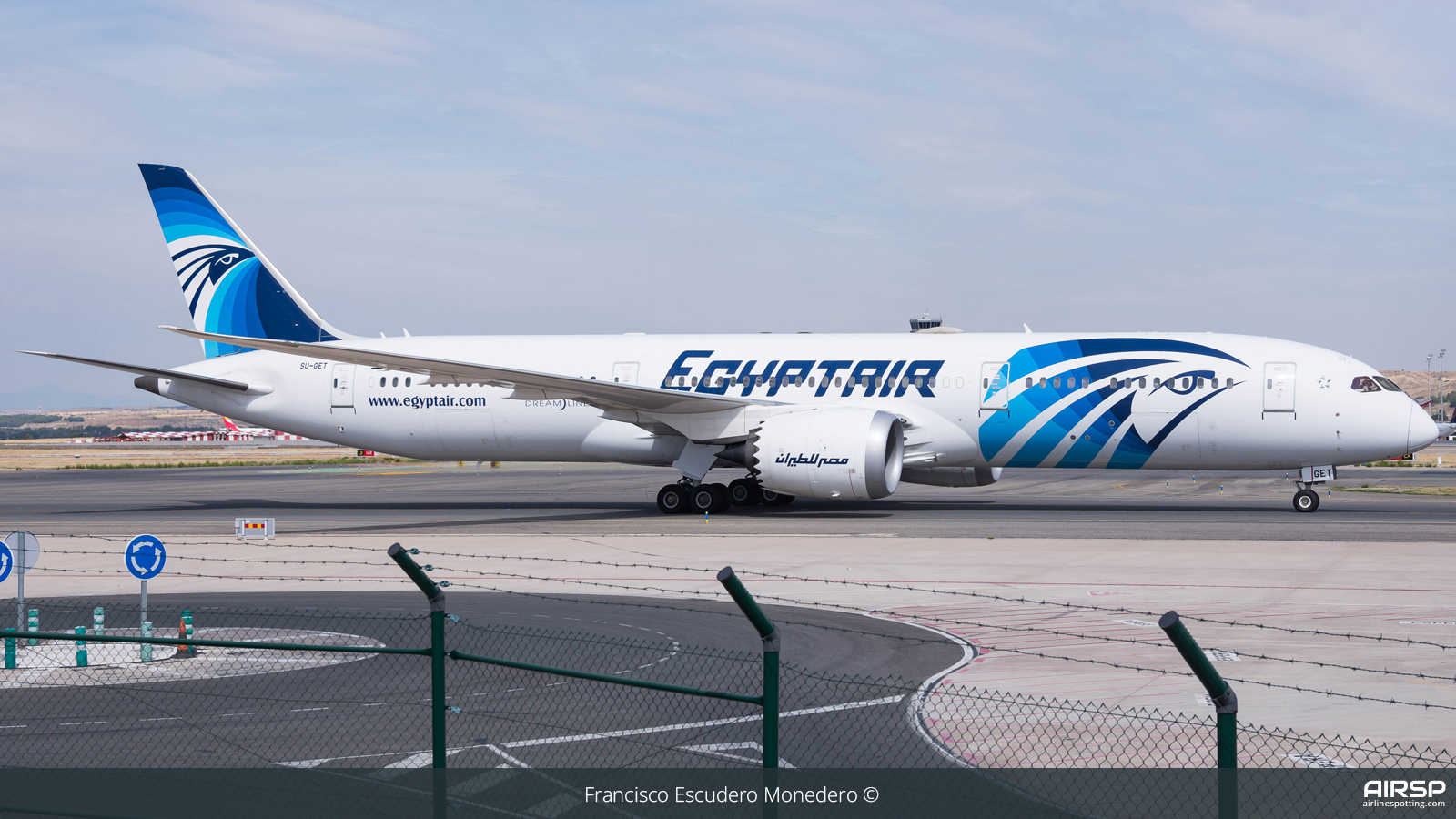Egyptair  Boeing 787-9  SU-GET