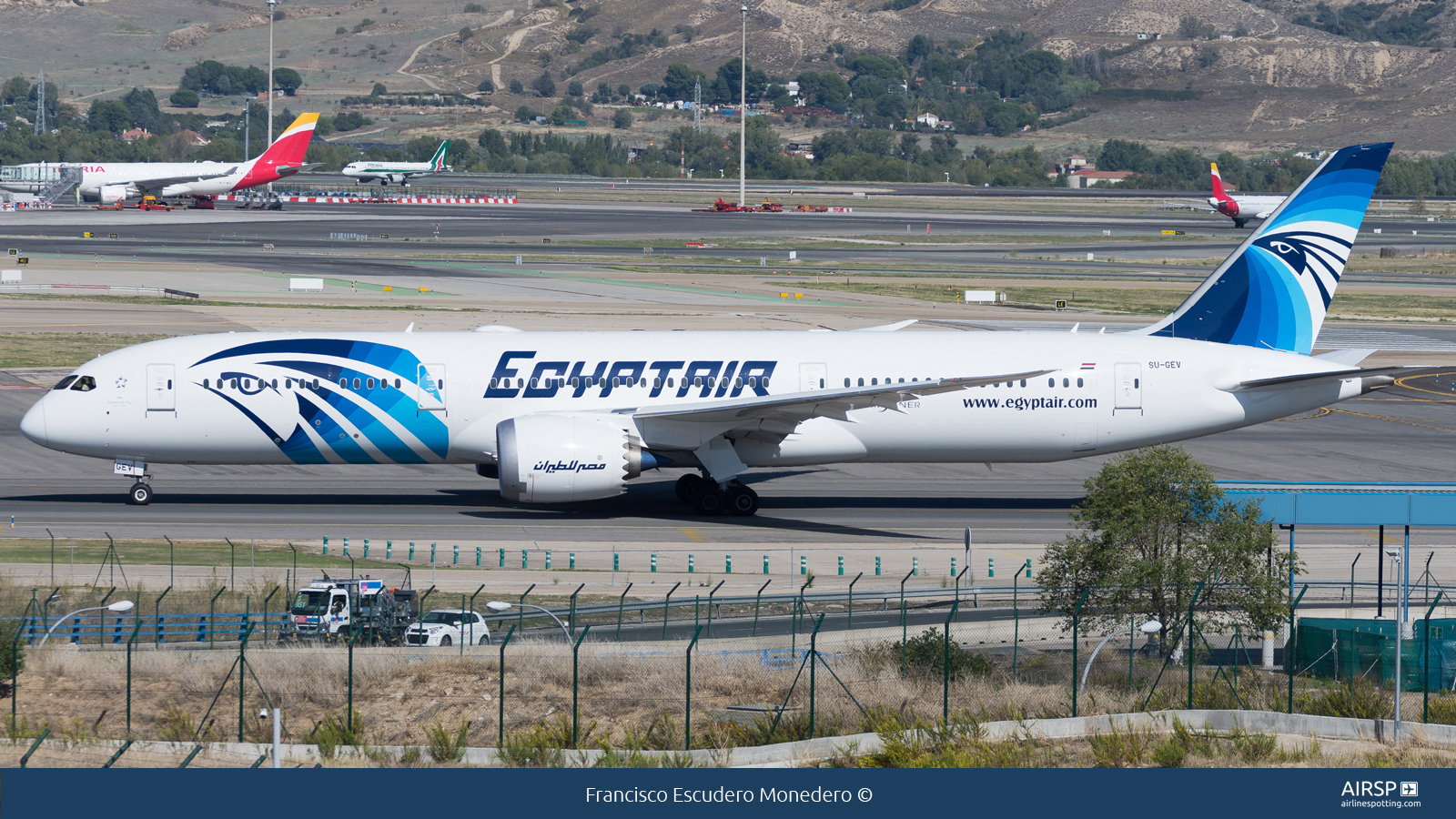 Egyptair  Boeing 787-9  SU-GEV