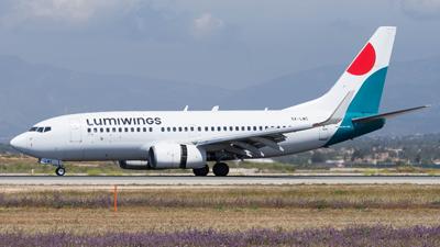 Lumiwings Boeing 737-700