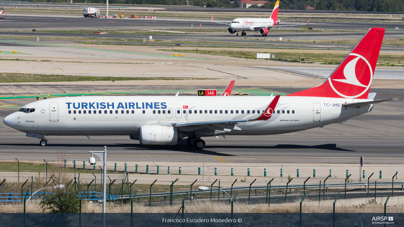 Turkish Airlines  Boeing 737-800  TC-JHS