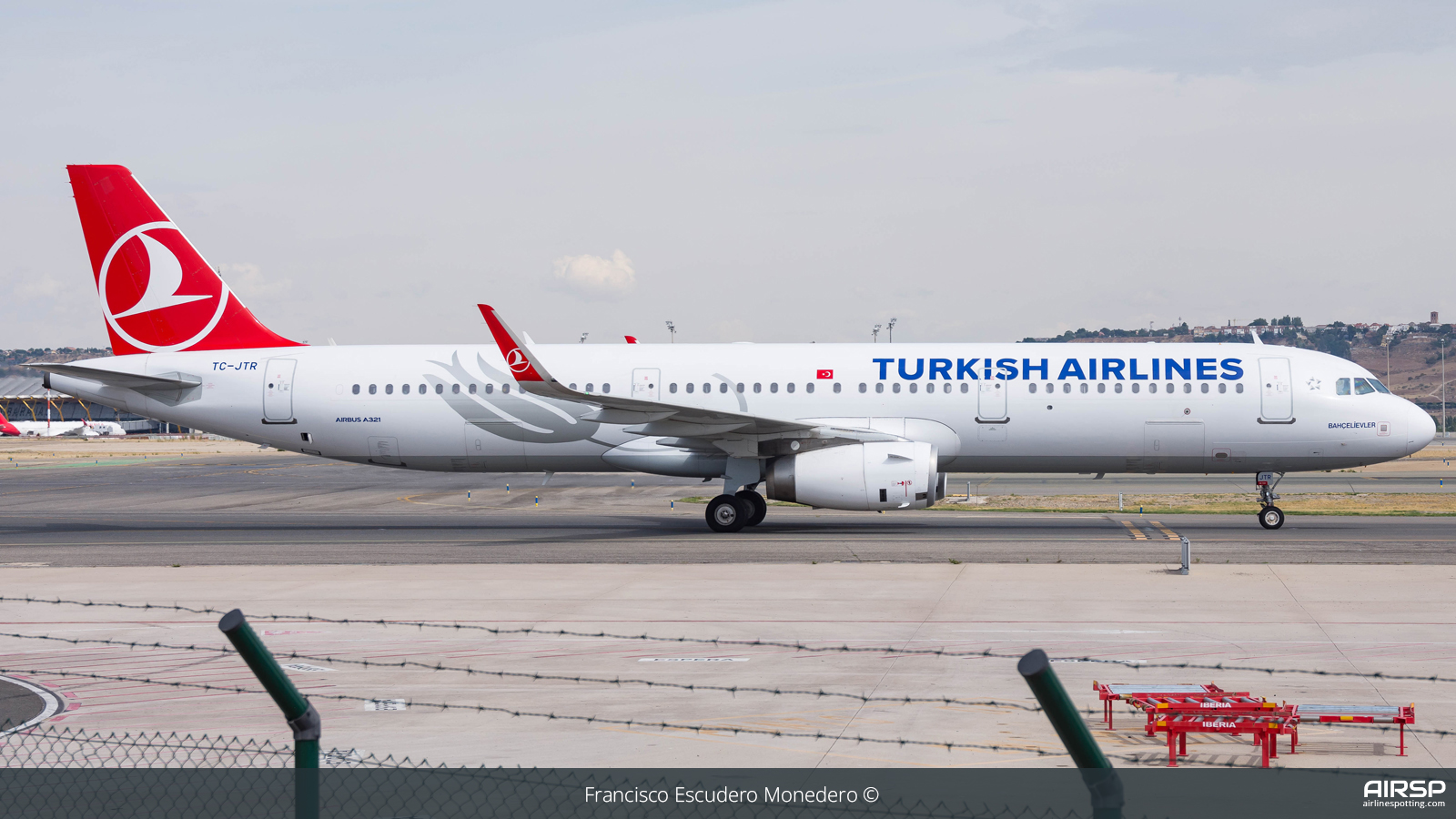 Turkish Airlines  Airbus A321  TC-JTR