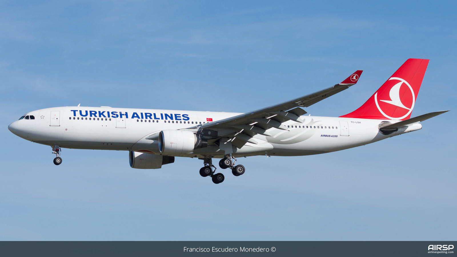 Turkish Airlines  Airbus A330-200  TC-LOH