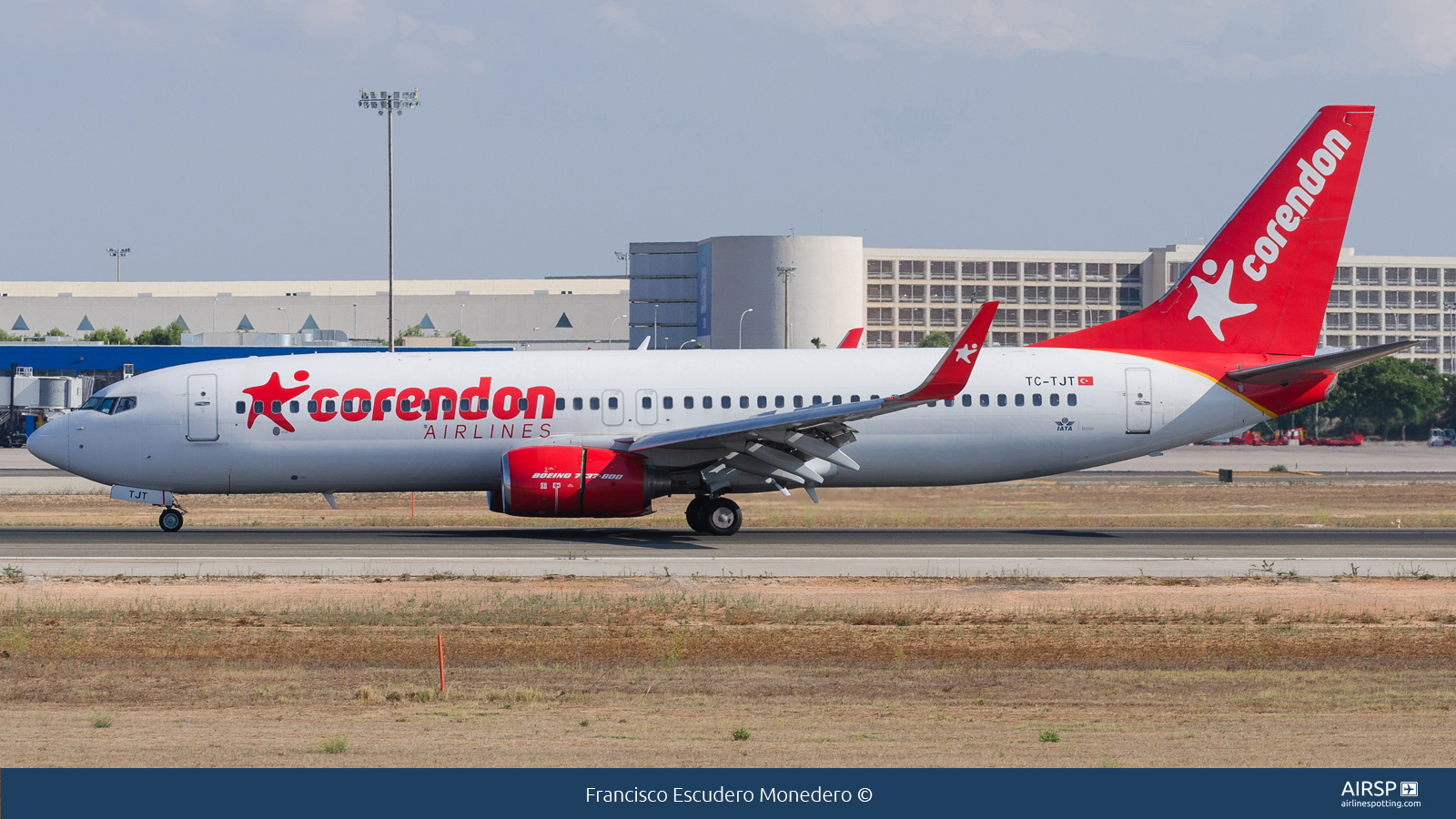 Corendon  Boeing 737-800  TC-TJT