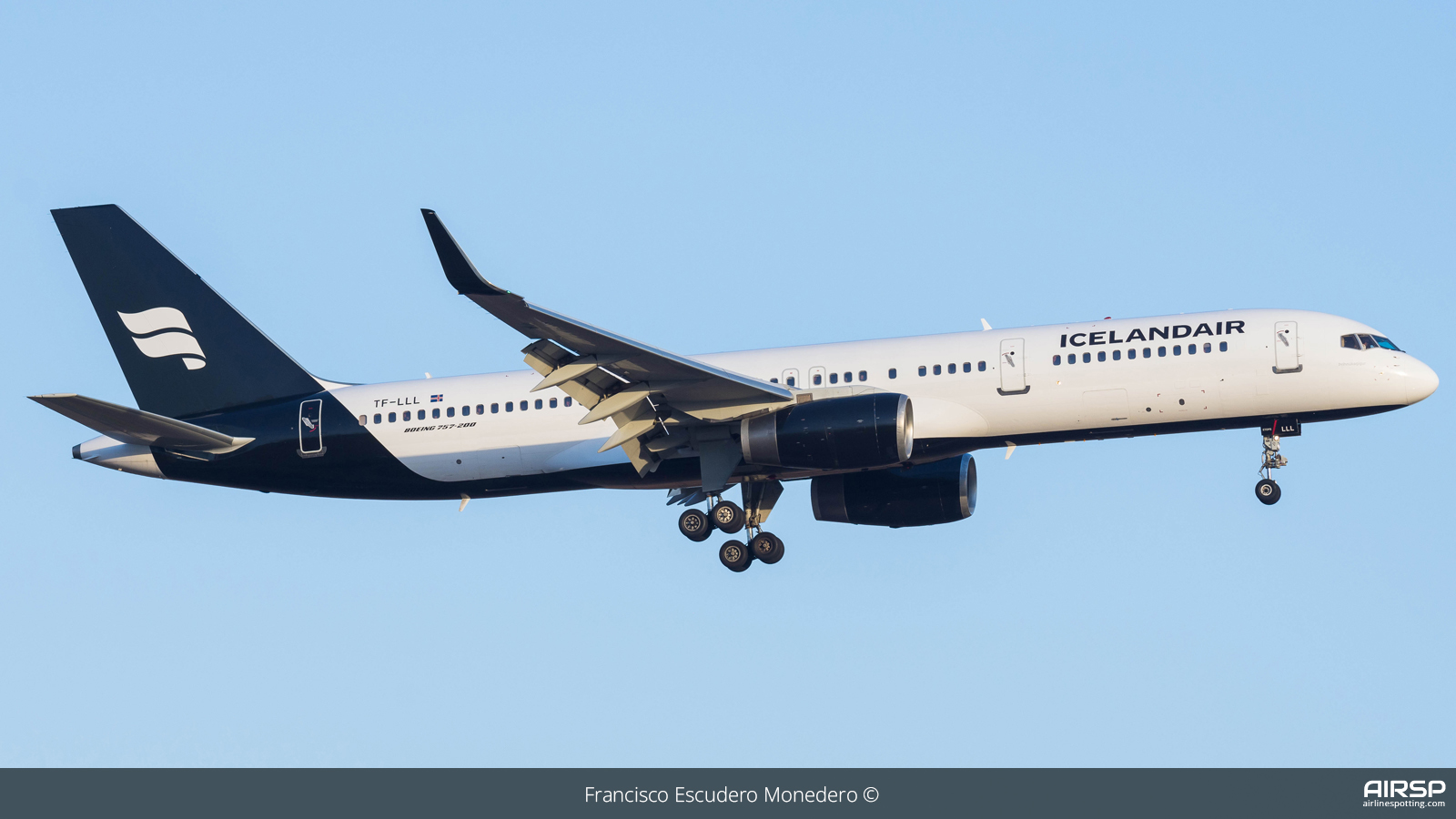 Icelandair  Boeing 757-200  TF-LLL