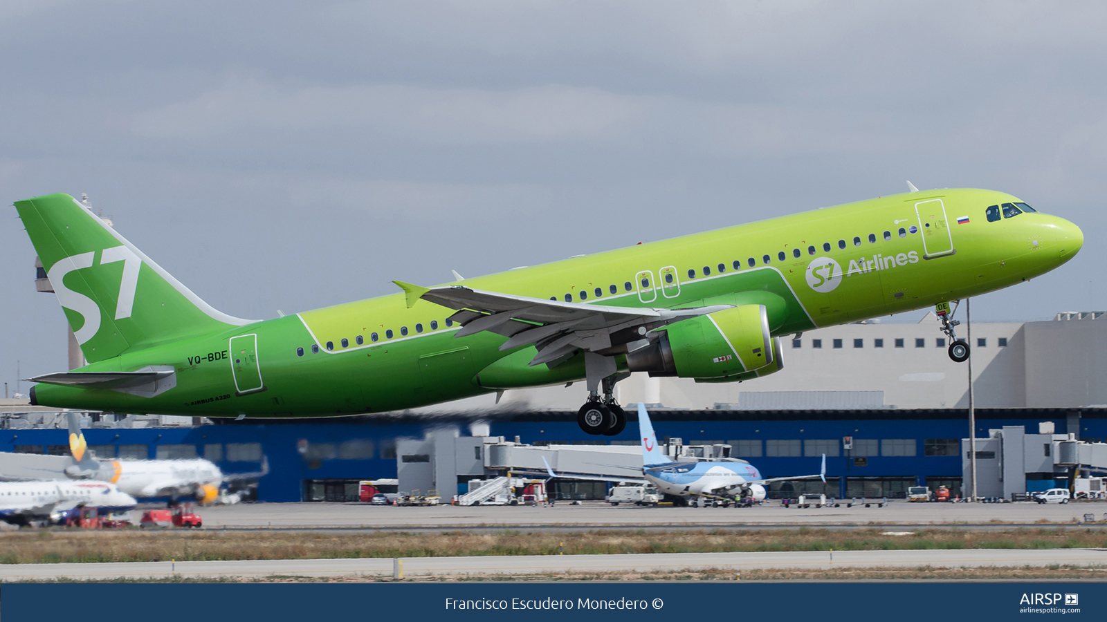 S7 Airlines  Airbus A320  VQ-BDE