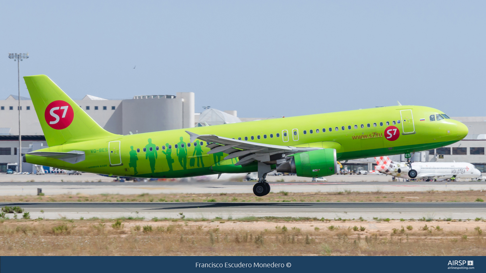 S7 Airlines  Airbus A320  VQ-BES