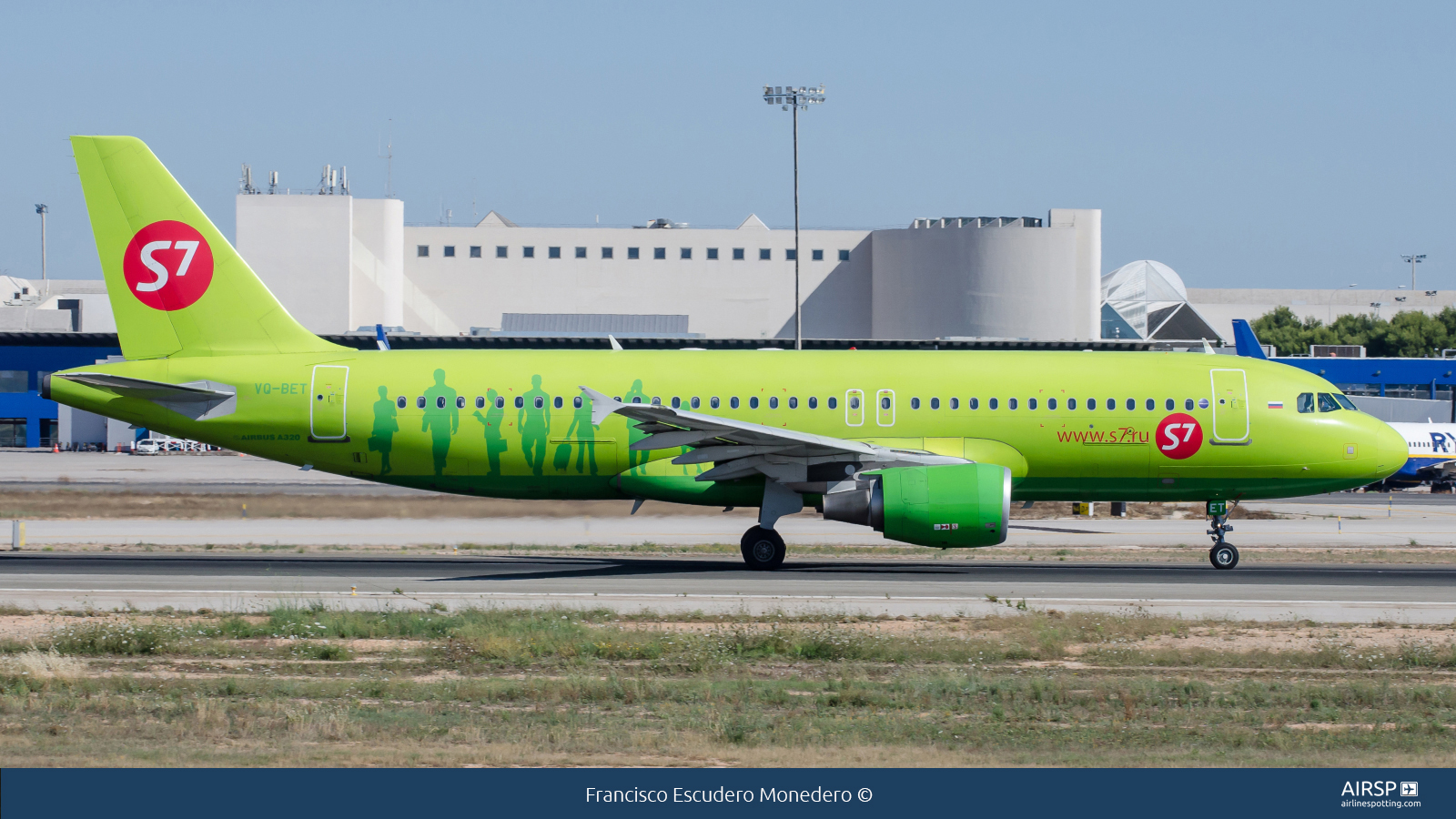 S7 Airlines  Airbus A320  VQ-BET