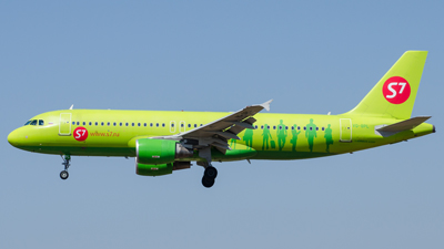S7 Airlines Airbus A320