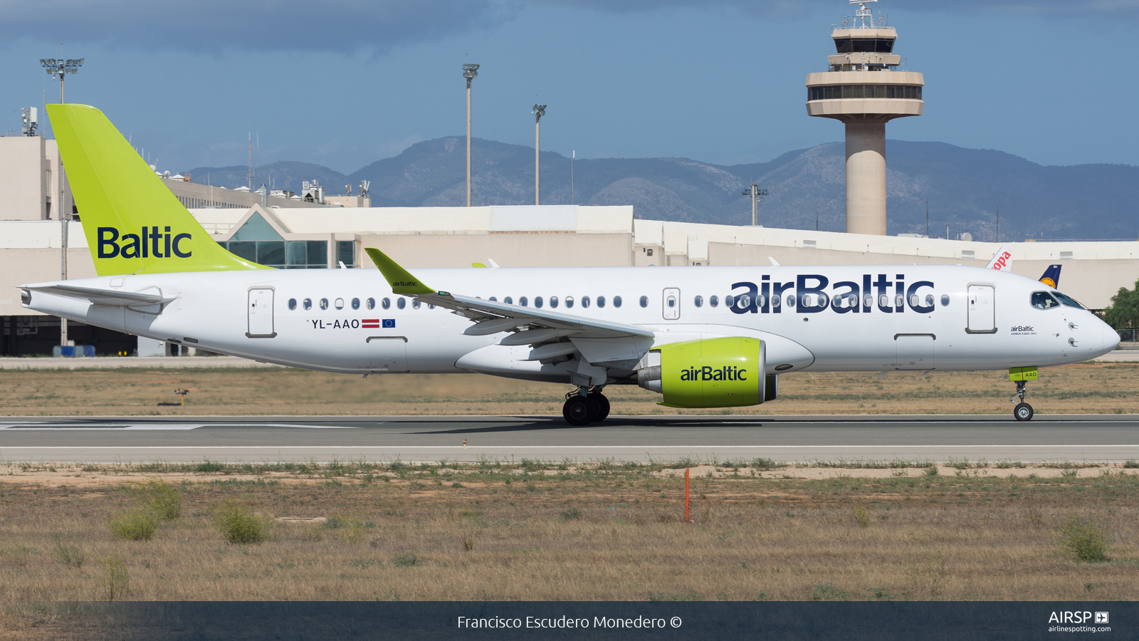 Air Baltic  Airbus A220-300  YL-AAO
