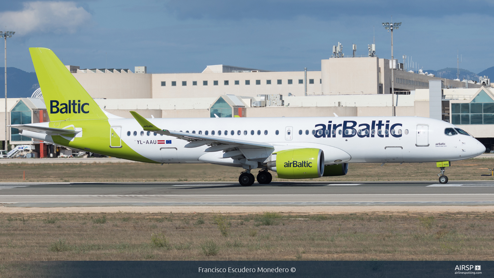 Air Baltic  Airbus A220-300  YL-AAU