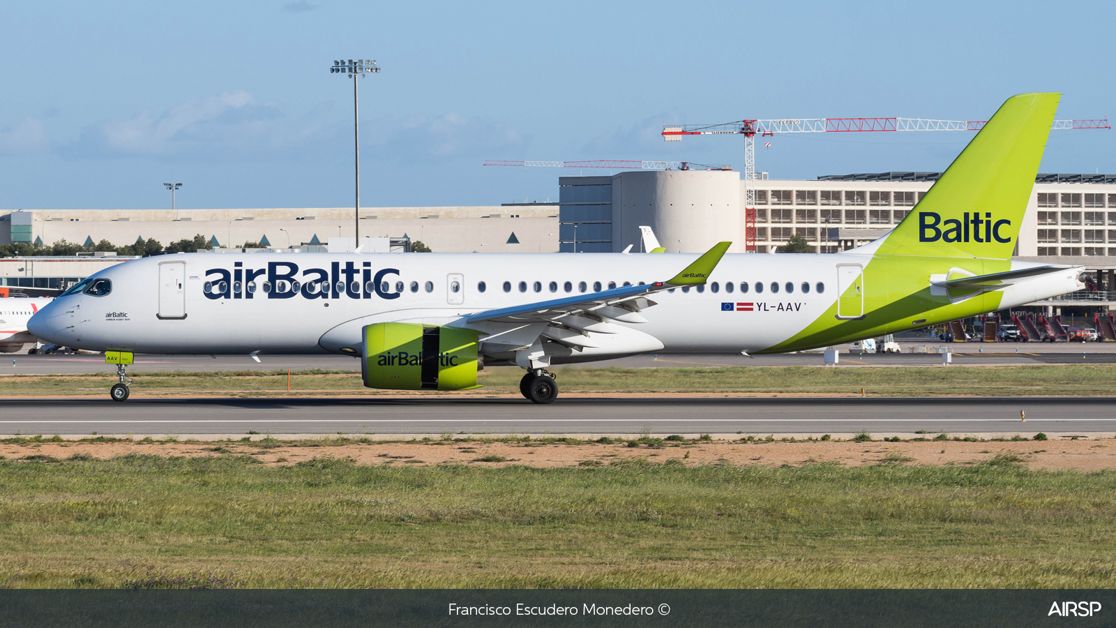 Air Baltic  Airbus A220-300  YL-AAV