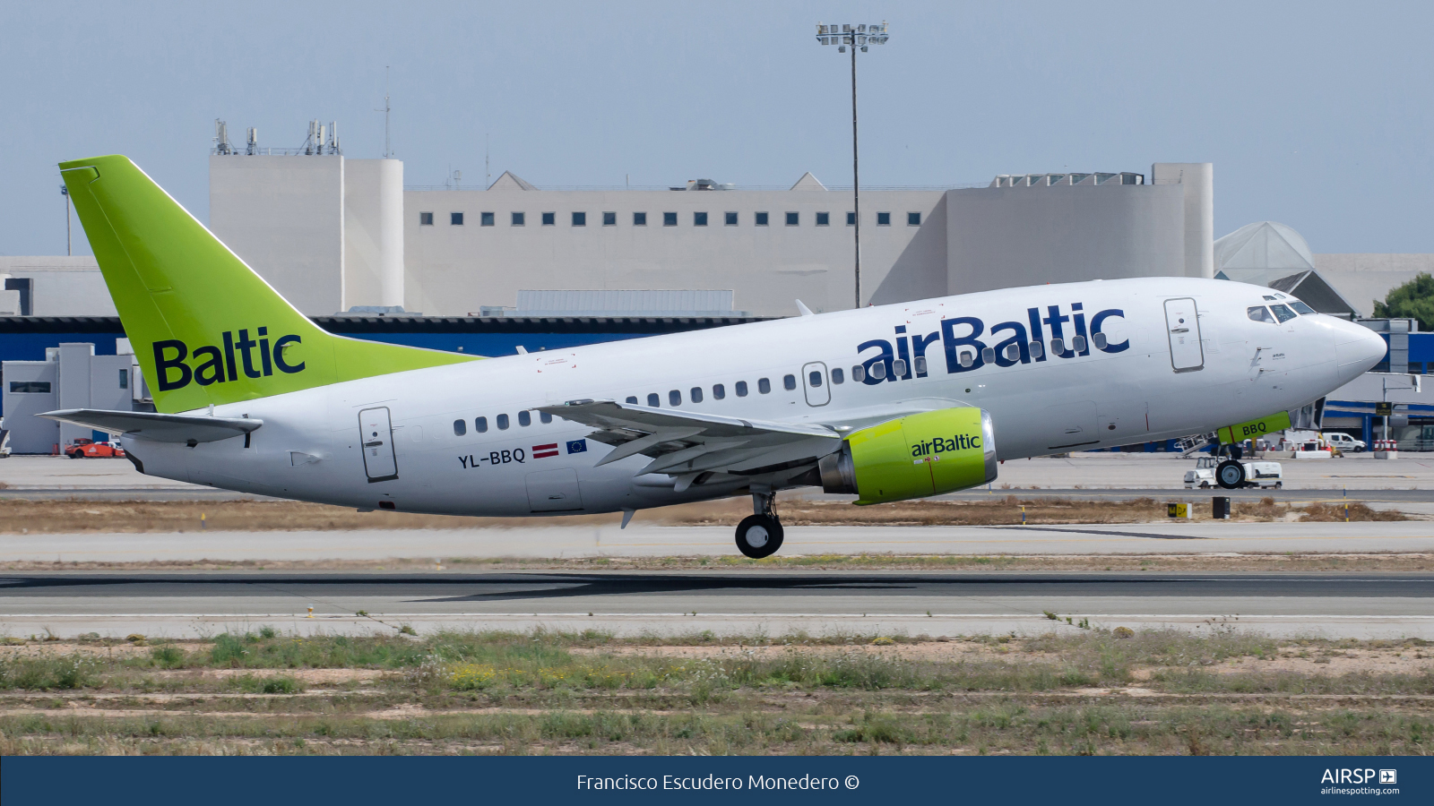 Air Baltic  Boeing 737-500  YL-BBQ