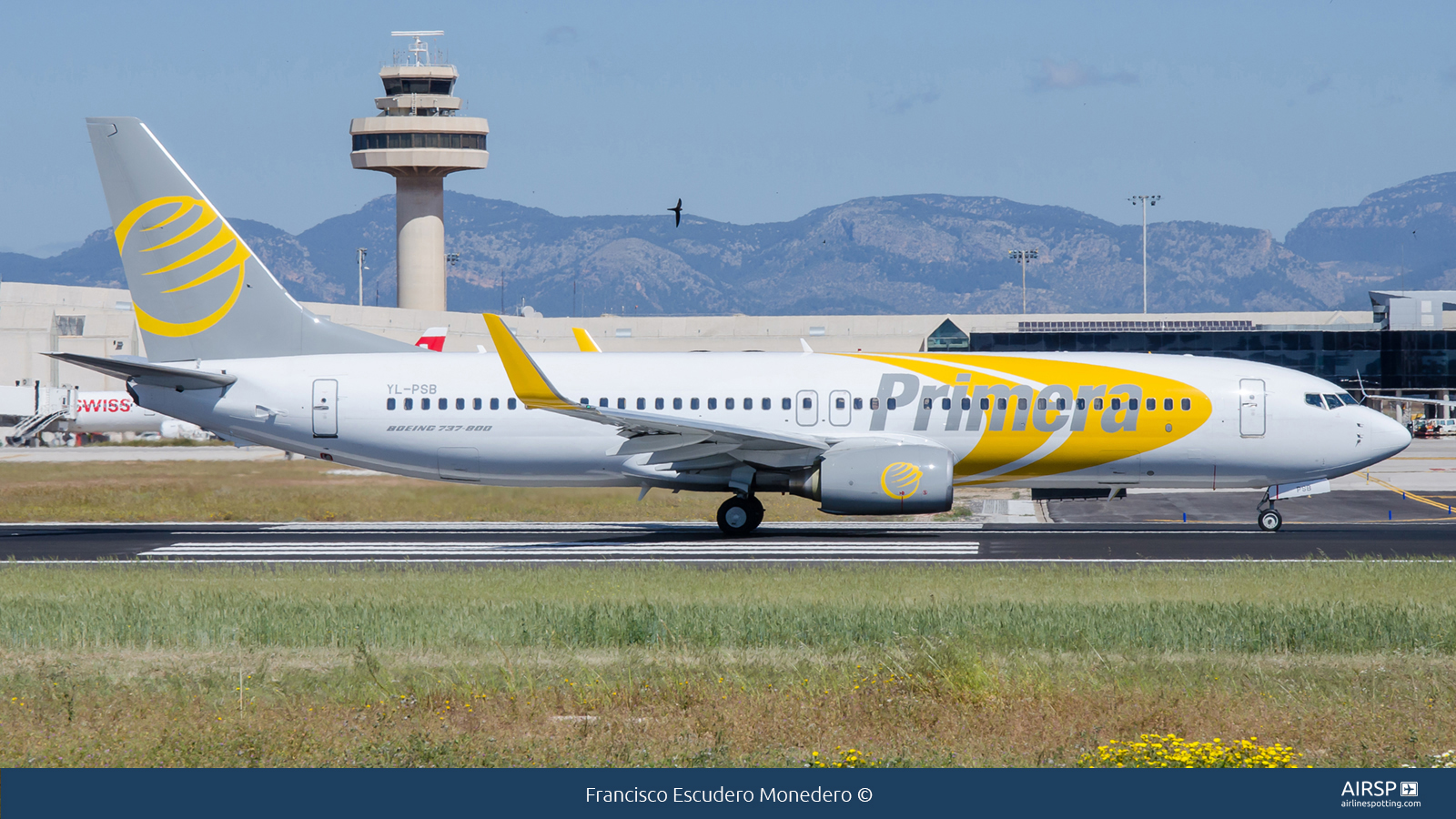 Primera Air  Boeing 737-800  YL-PSB