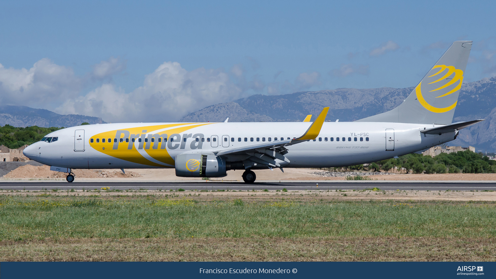 Primera Air  Boeing 737-800  YL-PSC