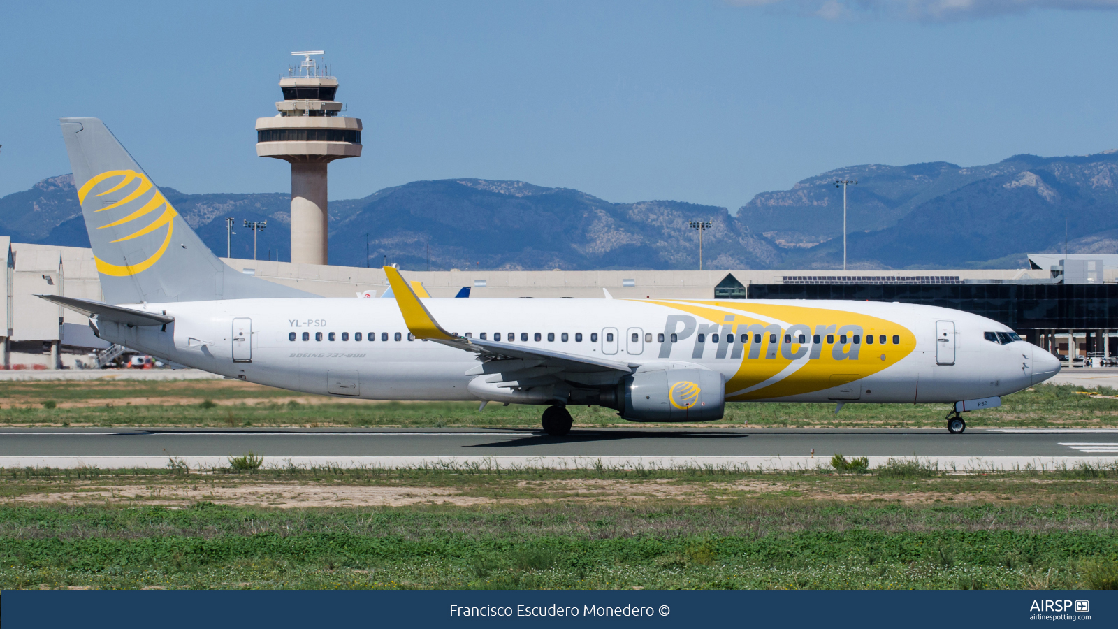 Primera Air  Boeing 737-800  YL-PSD