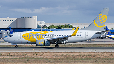 Primera Air Boeing 737-700