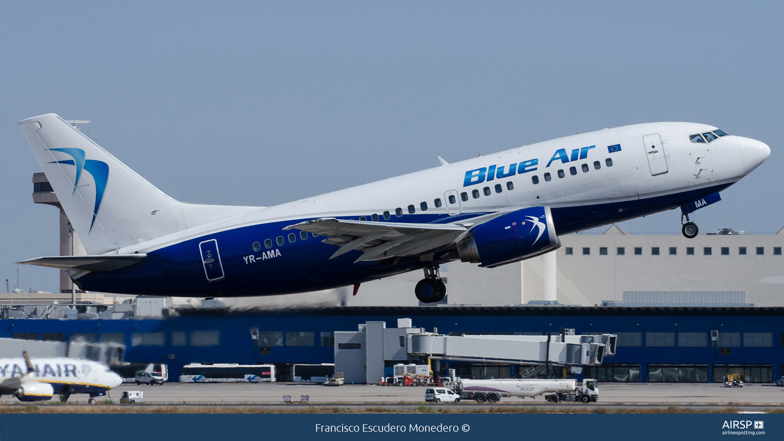 Blue Air  Boeing 737-500  YR-AMA