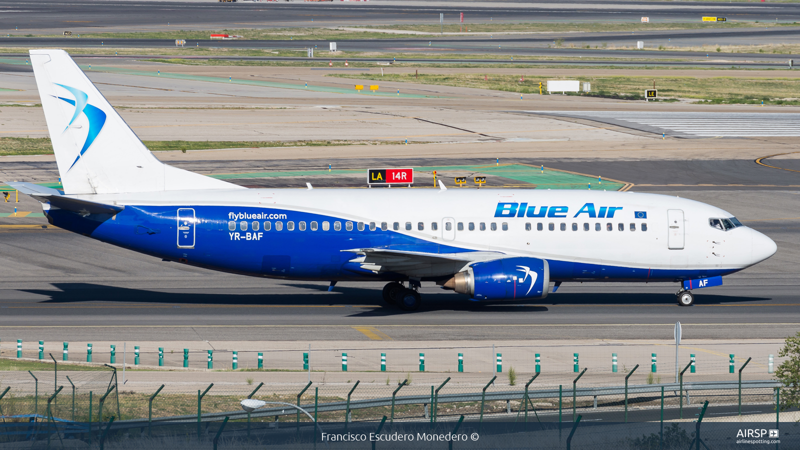 Blue Air  Boeing 737-300  YR-BAF