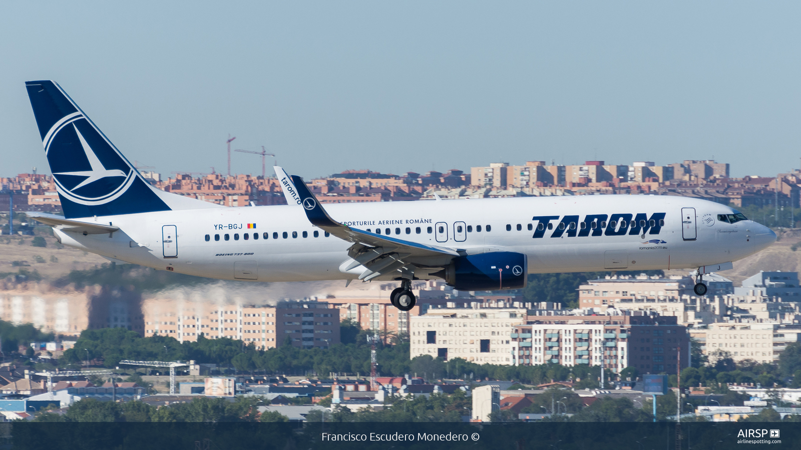 Tarom  Boeing 737-800  YR-BGJ