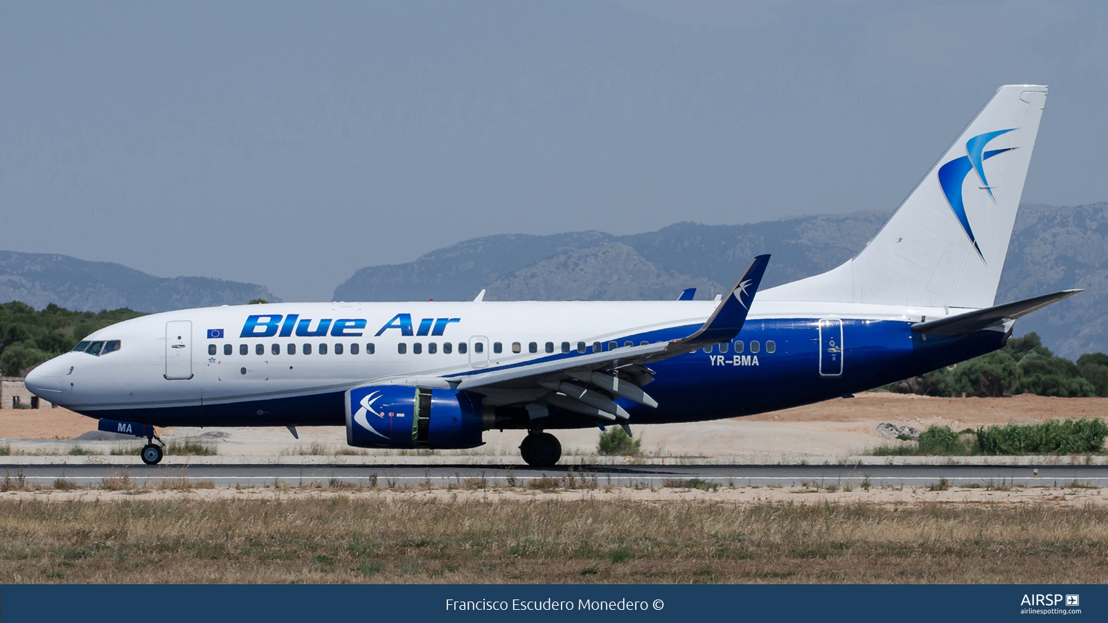 Blue Air  Boeing 737-700  YR-BMA