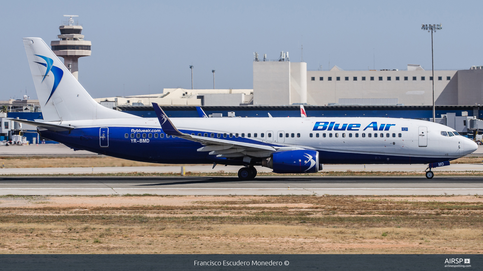 Blue Air  Boeing 737-800  YR-BMD