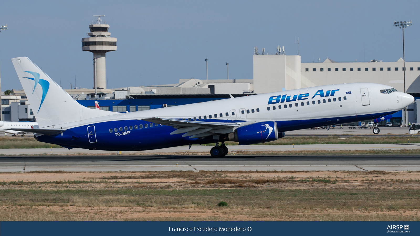 Blue Air  Boeing 737-800  YR-BMF