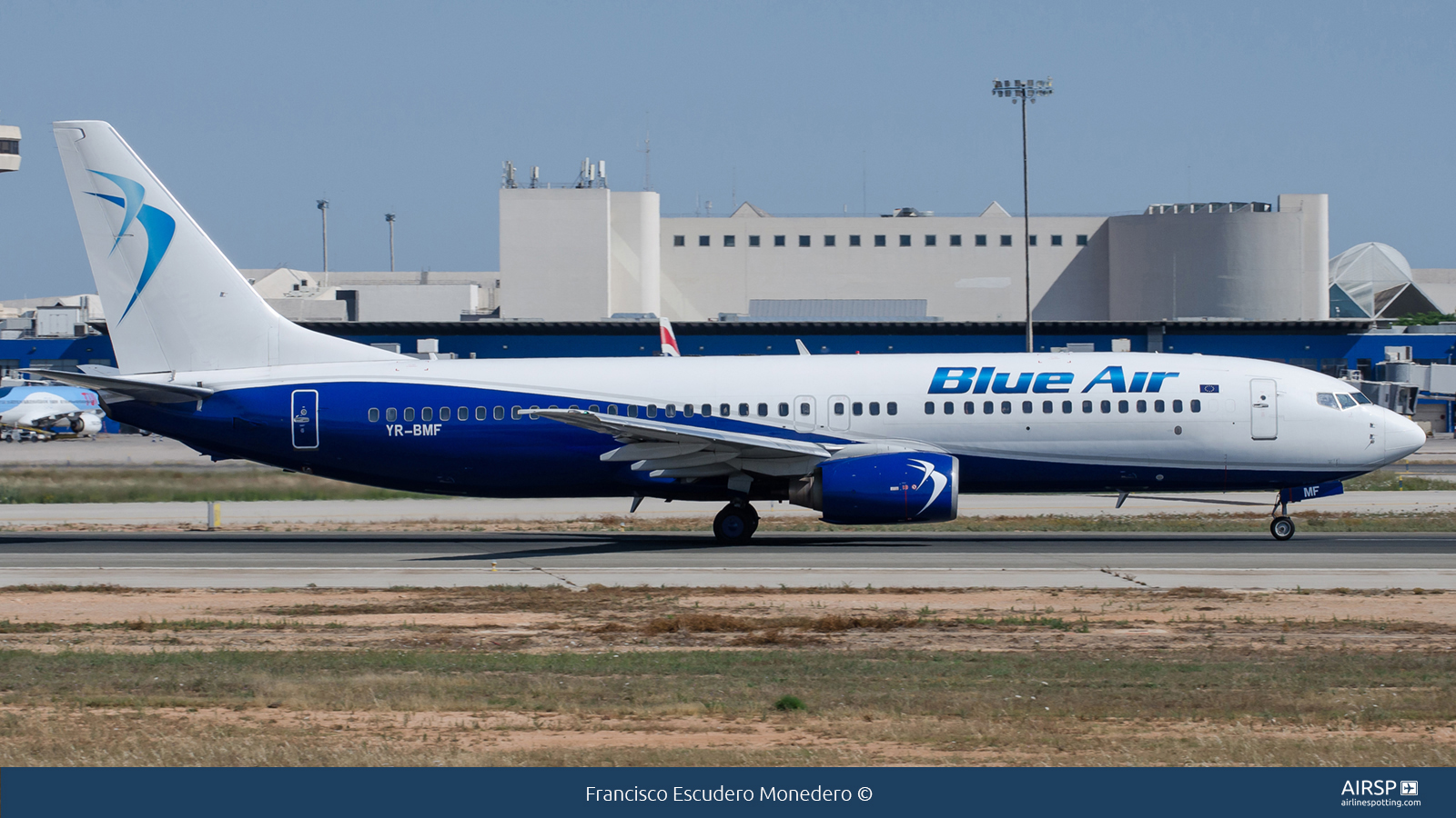 Blue Air  Boeing 737-800  YR-BMF