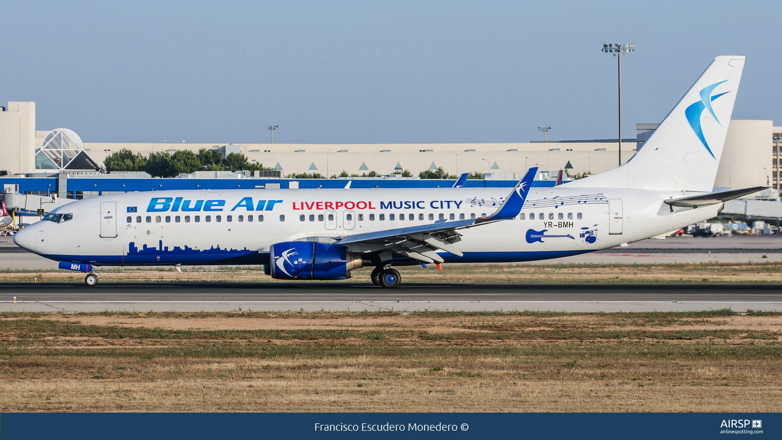 Blue Air  Boeing 737-800  YR-BMH