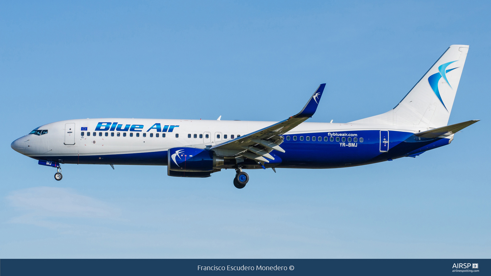 Blue Air  Boeing 737-800  YR-BMJ