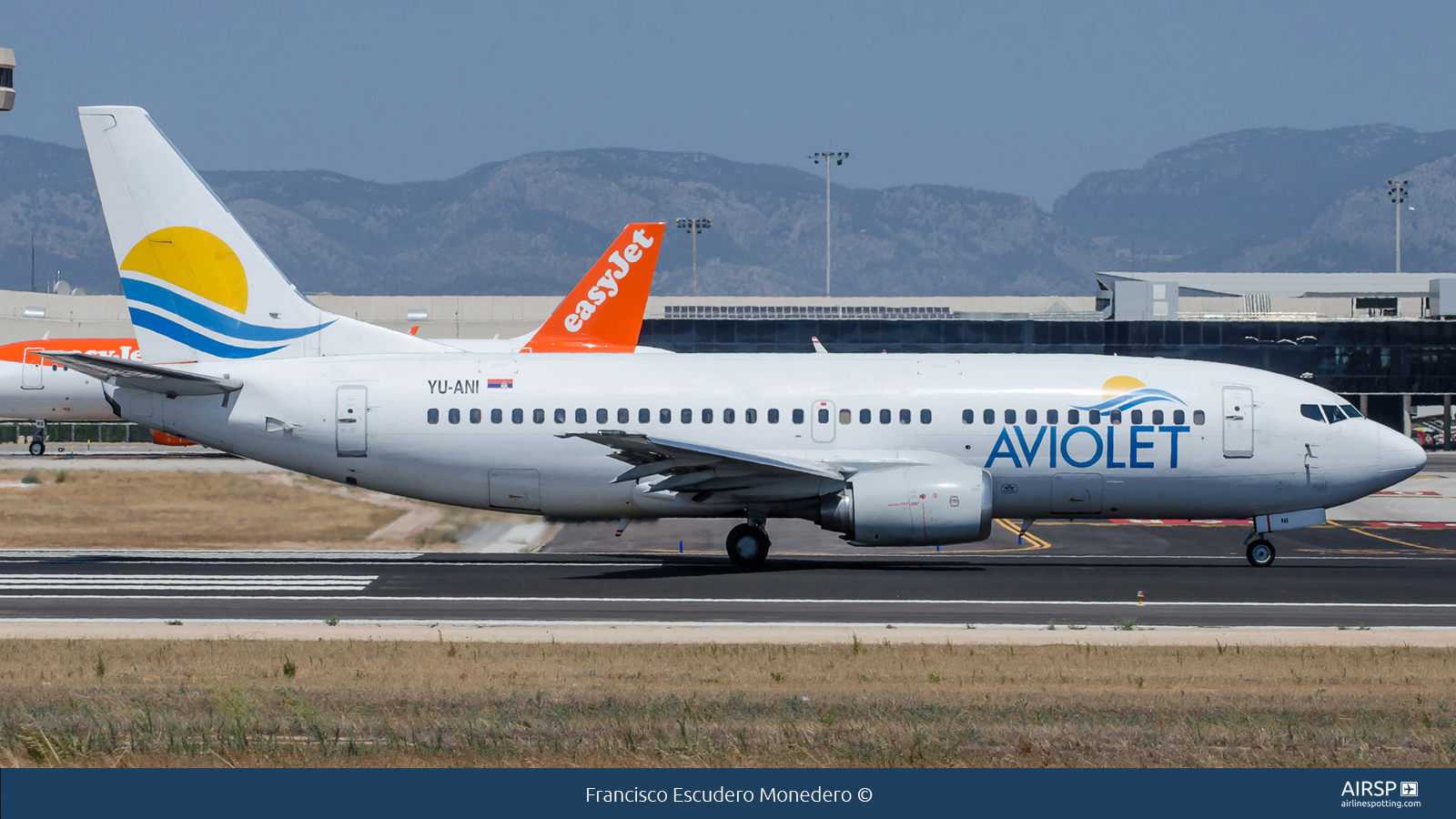 Aviolet  Boeing 737-300  YU-ANI